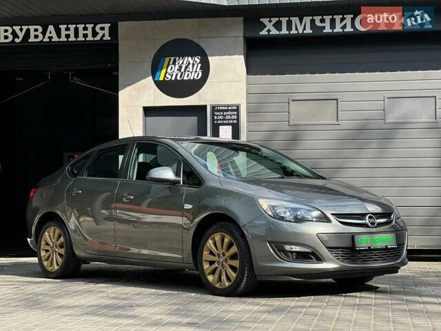 Серый Опель Астра, объемом двигателя 1.4 л и пробегом 92 тыс. км за 11900 $, фото 4 на Automoto.ua
