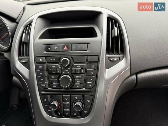 Серый Опель Астра, объемом двигателя 1.4 л и пробегом 92 тыс. км за 10999 $, фото 23 на Automoto.ua