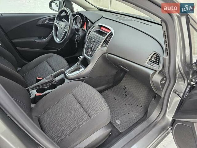 Серый Опель Астра, объемом двигателя 1.36 л и пробегом 45 тыс. км за 13999 $, фото 29 на Automoto.ua