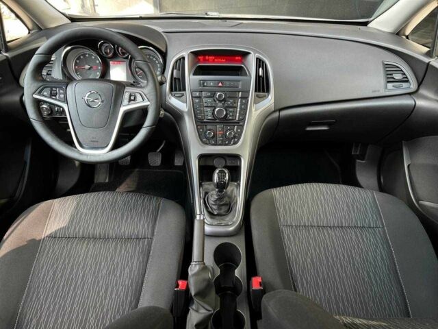 Серый Опель Астра, объемом двигателя 1.4 л и пробегом 92 тыс. км за 11500 $, фото 13 на Automoto.ua