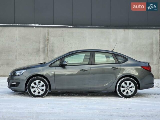 Серый Опель Астра, объемом двигателя 1.36 л и пробегом 45 тыс. км за 13999 $, фото 1 на Automoto.ua