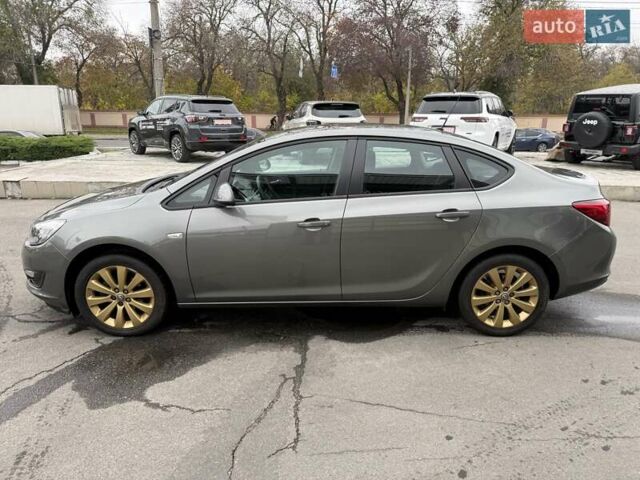 Серый Опель Астра, объемом двигателя 1.4 л и пробегом 92 тыс. км за 10999 $, фото 7 на Automoto.ua