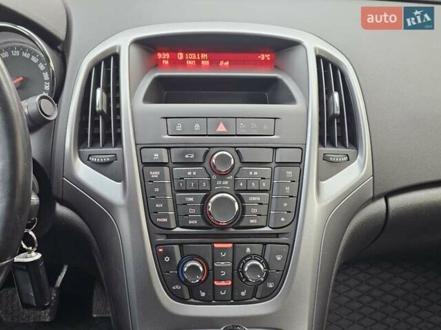 Серый Опель Астра, объемом двигателя 1.36 л и пробегом 45 тыс. км за 13999 $, фото 25 на Automoto.ua