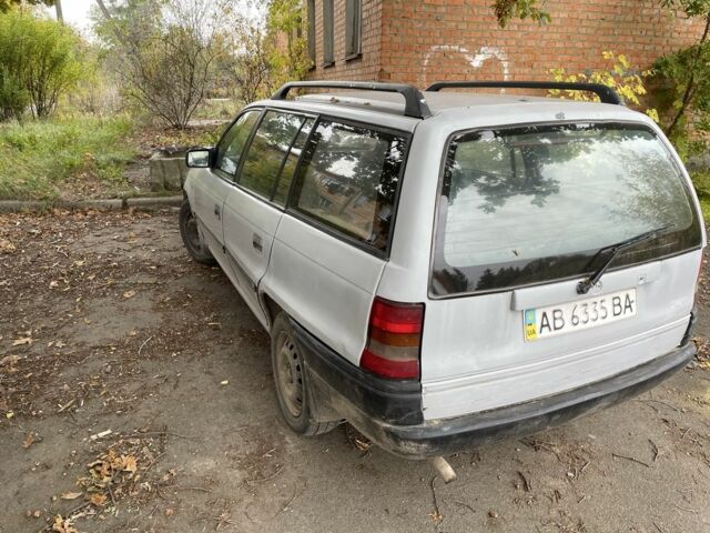 Серый Опель Астра, объемом двигателя 1.4 л и пробегом 350 тыс. км за 1200 $, фото 5 на Automoto.ua