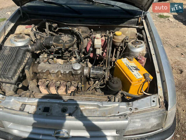 Серый Опель Астра, объемом двигателя 1.6 л и пробегом 100 тыс. км за 1100 $, фото 6 на Automoto.ua