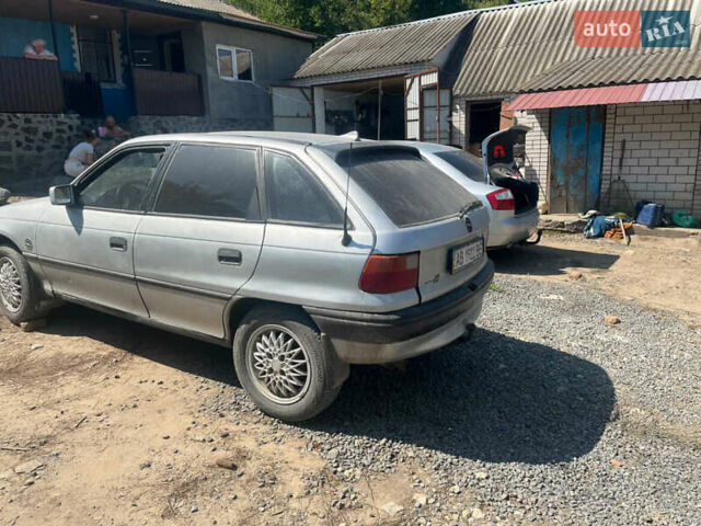 Серый Опель Астра, объемом двигателя 1.6 л и пробегом 100 тыс. км за 1100 $, фото 2 на Automoto.ua