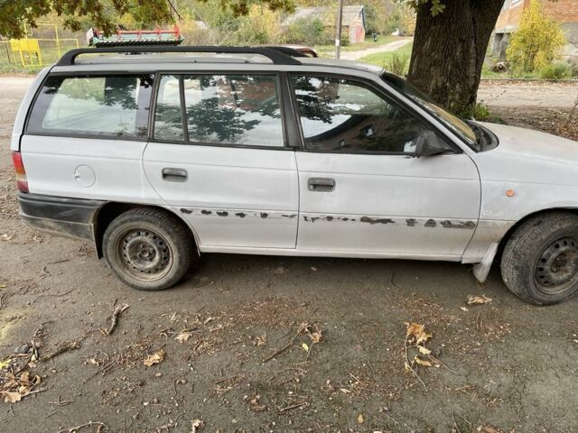 Серый Опель Астра, объемом двигателя 1.4 л и пробегом 350 тыс. км за 1200 $, фото 3 на Automoto.ua