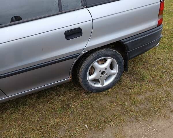 Серый Опель Астра, объемом двигателя 1.6 л и пробегом 290 тыс. км за 1200 $, фото 6 на Automoto.ua