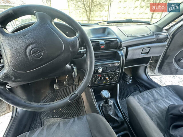 Серый Опель Астра, объемом двигателя 1.6 л и пробегом 295 тыс. км за 2350 $, фото 23 на Automoto.ua