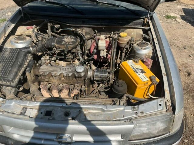 Серый Опель Астра, объемом двигателя 0 л и пробегом 200 тыс. км за 1000 $, фото 6 на Automoto.ua