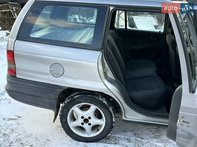 Серый Опель Астра, объемом двигателя 1.6 л и пробегом 295 тыс. км за 2350 $, фото 8 на Automoto.ua