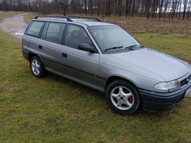 Серый Опель Астра, объемом двигателя 1.6 л и пробегом 290 тыс. км за 1184 $, фото 2 на Automoto.ua