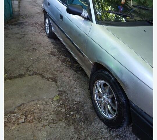 Серый Опель Астра, объемом двигателя 1.4 л и пробегом 39 тыс. км за 1400 $, фото 9 на Automoto.ua