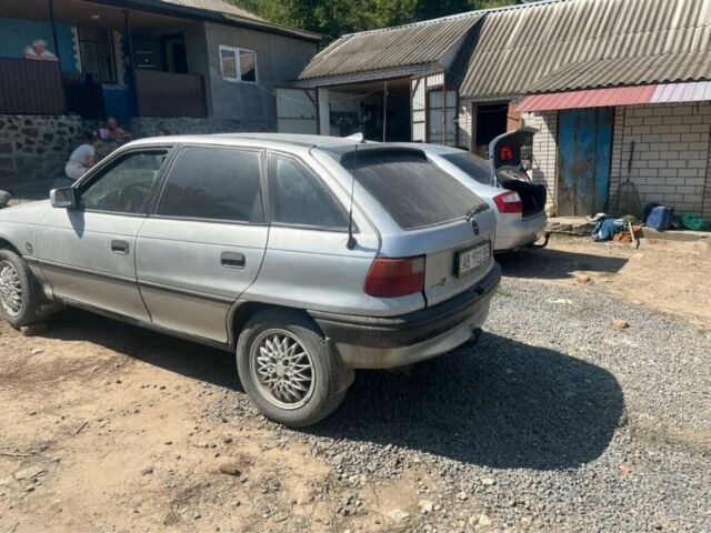 Серый Опель Астра, объемом двигателя 0 л и пробегом 200 тыс. км за 1000 $, фото 2 на Automoto.ua