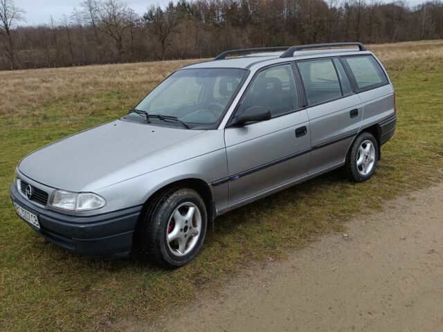 Серый Опель Астра, объемом двигателя 1.6 л и пробегом 290 тыс. км за 1184 $, фото 8 на Automoto.ua