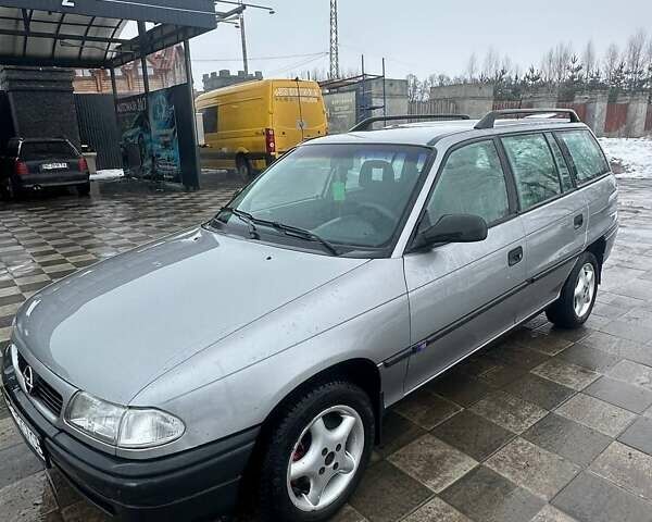 Сірий Опель Астра, об'ємом двигуна 1.6 л та пробігом 295 тис. км за 1900 $, фото 1 на Automoto.ua