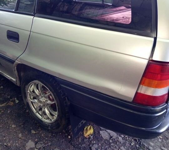 Серый Опель Астра, объемом двигателя 1.4 л и пробегом 39 тыс. км за 1400 $, фото 13 на Automoto.ua