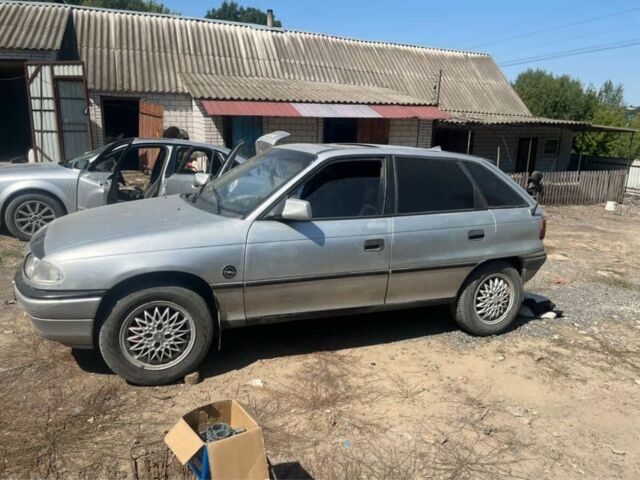 Серый Опель Астра, объемом двигателя 0 л и пробегом 200 тыс. км за 1000 $, фото 1 на Automoto.ua