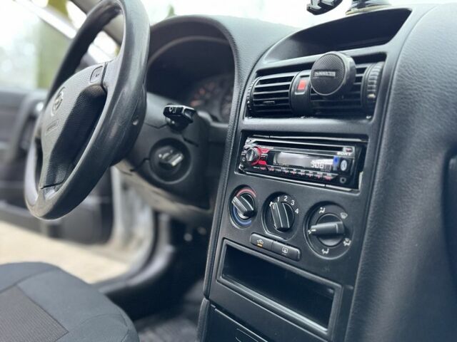 Серый Опель Астра, объемом двигателя 1.7 л и пробегом 275 тыс. км за 2199 $, фото 13 на Automoto.ua