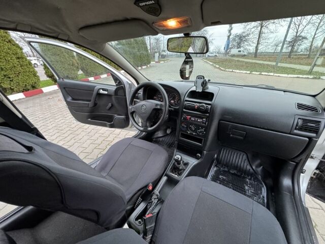 Серый Опель Астра, объемом двигателя 1.7 л и пробегом 275 тыс. км за 2199 $, фото 11 на Automoto.ua