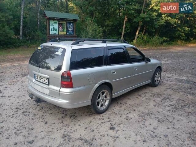 Серый Опель Астра, объемом двигателя 1.8 л и пробегом 260 тыс. км за 2650 $, фото 5 на Automoto.ua