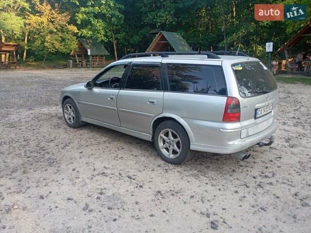 Серый Опель Астра, объемом двигателя 1.8 л и пробегом 260 тыс. км за 2650 $, фото 1 на Automoto.ua