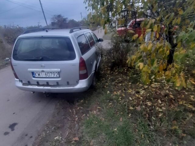Опель Астра 1999 в Подольск (Котовск) на Automoto.ua Серый Опель Астра, объемом двигателя 2 л и пробегом 240 тыс. км за 600 $, фото 3 на Automoto.ua