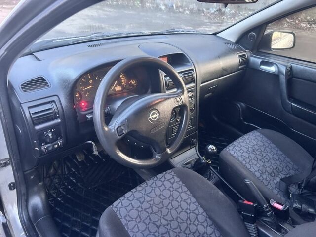 Серый Опель Астра, объемом двигателя 0 л и пробегом 100 тыс. км за 1600 $, фото 4 на Automoto.ua