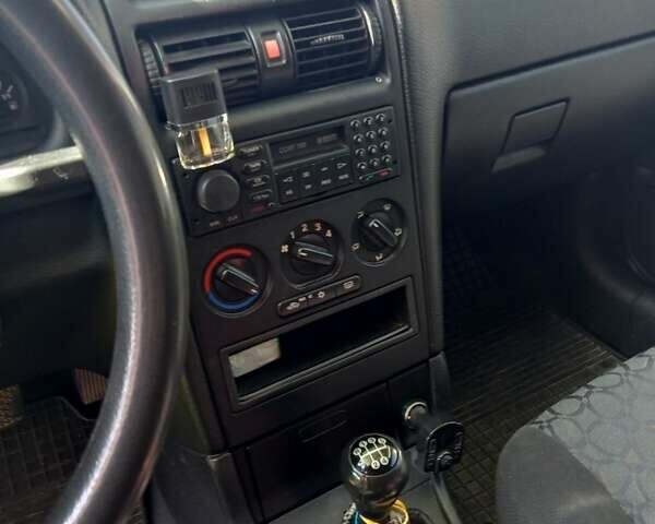 Сірий Опель Астра, об'ємом двигуна 0 л та пробігом 400 тис. км за 3300 $, фото 20 на Automoto.ua