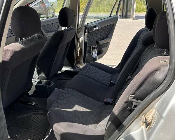 Серый Опель Астра, объемом двигателя 1.6 л и пробегом 323 тыс. км за 1700 $, фото 5 на Automoto.ua