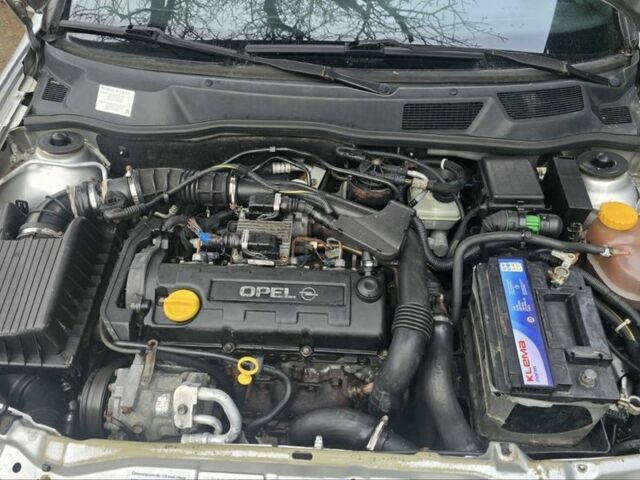 Серый Опель Астра, объемом двигателя 1.7 л и пробегом 324 тыс. км за 3500 $, фото 5 на Automoto.ua