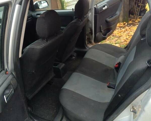 Серый Опель Астра, объемом двигателя 1.6 л и пробегом 330 тыс. км за 2500 $, фото 9 на Automoto.ua