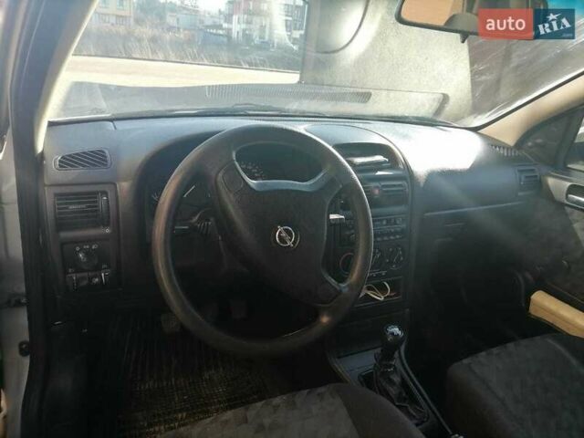 Серый Опель Астра, объемом двигателя 1.6 л и пробегом 298 тыс. км за 3600 $, фото 3 на Automoto.ua