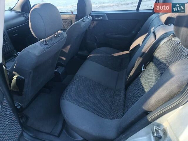 Серый Опель Астра, объемом двигателя 1.6 л и пробегом 216 тыс. км за 3200 $, фото 12 на Automoto.ua