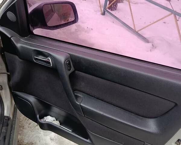 Сірий Опель Астра, об'ємом двигуна 1.6 л та пробігом 277 тис. км за 2000 $, фото 5 на Automoto.ua