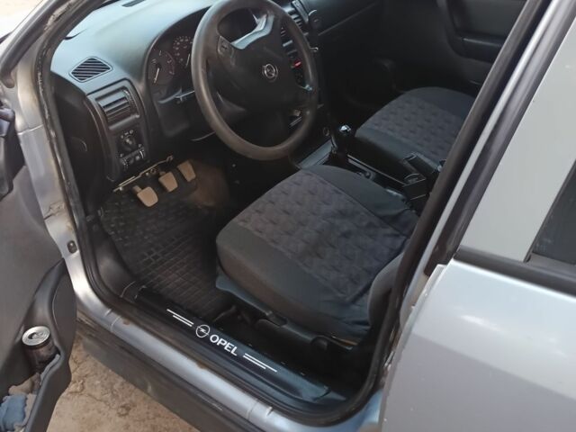 Серый Опель Астра, объемом двигателя 0 л и пробегом 200 тыс. км за 2600 $, фото 3 на Automoto.ua