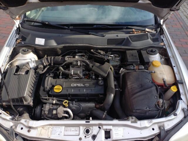 Серый Опель Астра, объемом двигателя 1.8 л и пробегом 329 тыс. км за 3355 $, фото 10 на Automoto.ua