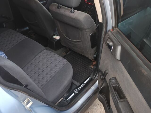 Серый Опель Астра, объемом двигателя 0 л и пробегом 200 тыс. км за 2600 $, фото 2 на Automoto.ua