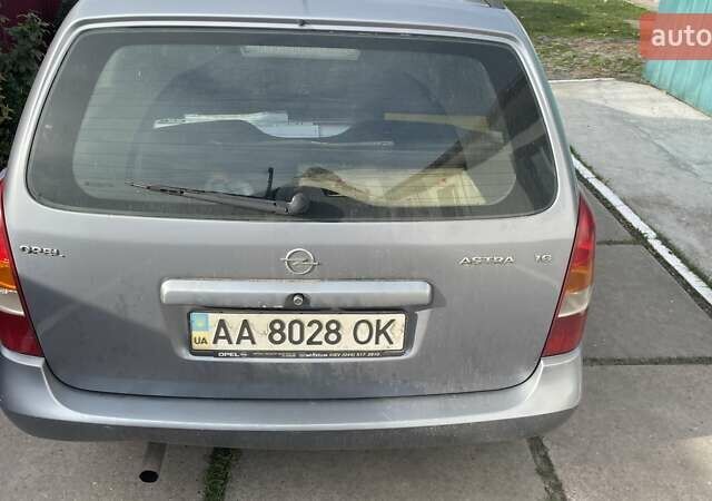 Серый Опель Астра, объемом двигателя 1.6 л и пробегом 190 тыс. км за 3400 $, фото 2 на Automoto.ua