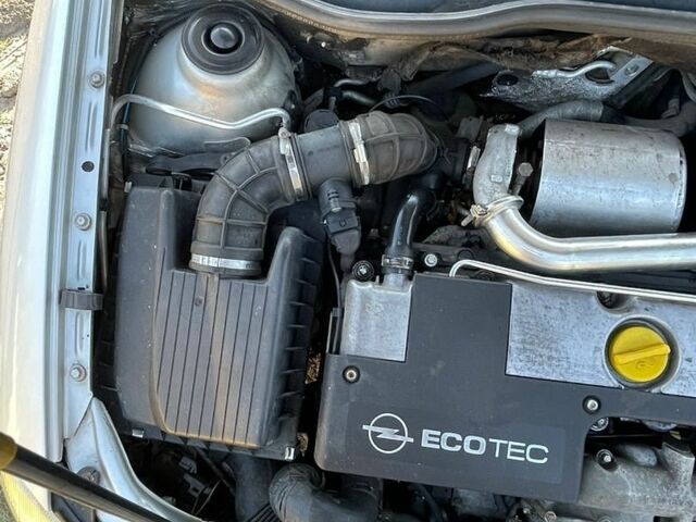 Сірий Опель Астра, об'ємом двигуна 2 л та пробігом 336 тис. км за 3000 $, фото 27 на Automoto.ua