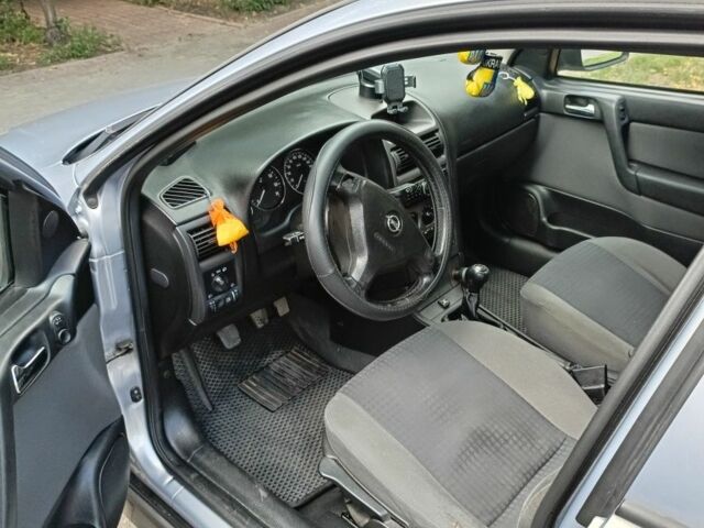 Сірий Опель Астра, об'ємом двигуна 1.6 л та пробігом 40 тис. км за 3000 $, фото 13 на Automoto.ua