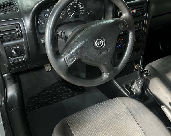 Сірий Опель Астра, об'ємом двигуна 1.6 л та пробігом 298 тис. км за 3200 $, фото 12 на Automoto.ua