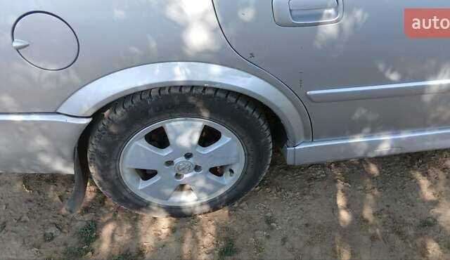 Сірий Опель Астра, об'ємом двигуна 1.7 л та пробігом 276 тис. км за 3300 $, фото 7 на Automoto.ua