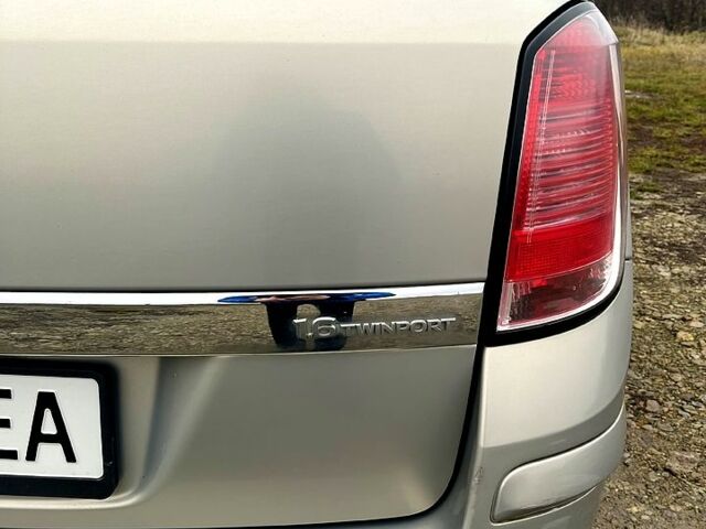 Серый Опель Астра, объемом двигателя 1.6 л и пробегом 242 тыс. км за 4100 $, фото 10 на Automoto.ua