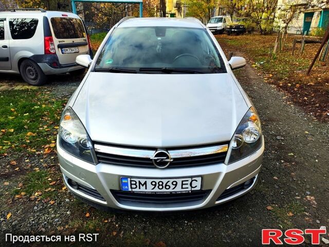 Серый Опель Астра, объемом двигателя 1.7 л и пробегом 260 тыс. км за 4950 $, фото 2 на Automoto.ua
