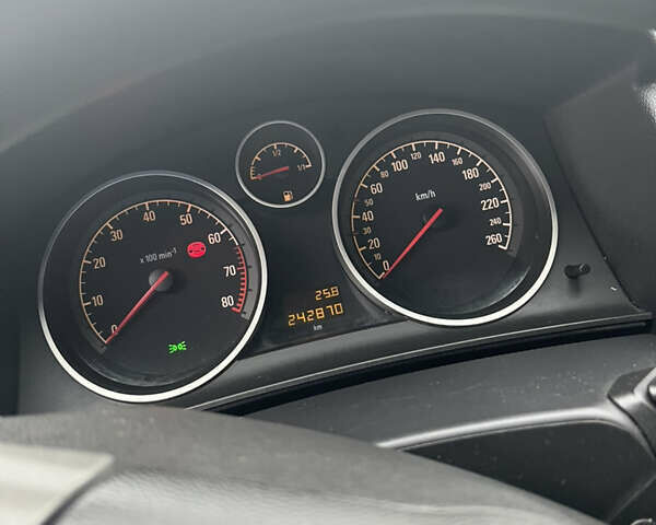 Серый Опель Астра, объемом двигателя 1.6 л и пробегом 242 тыс. км за 4100 $, фото 23 на Automoto.ua