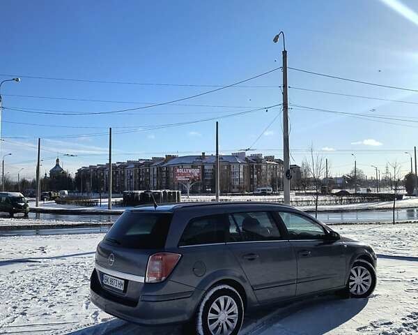 Серый Опель Астра, объемом двигателя 1.6 л и пробегом 280 тыс. км за 3900 $, фото 5 на Automoto.ua