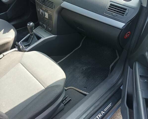 Сірий Опель Астра, об'ємом двигуна 1.6 л та пробігом 216 тис. км за 5500 $, фото 29 на Automoto.ua