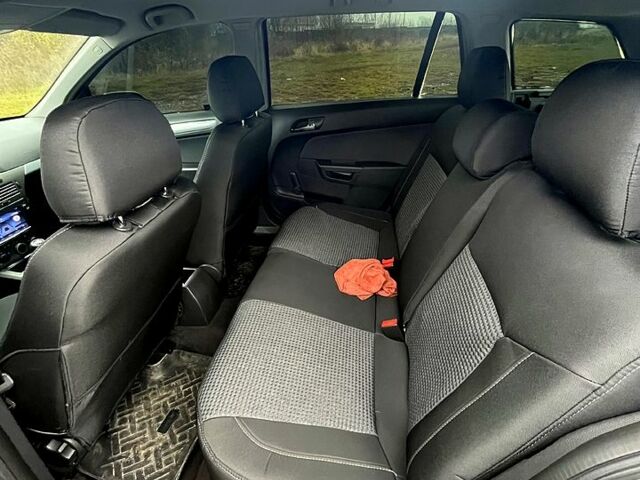 Серый Опель Астра, объемом двигателя 1.6 л и пробегом 242 тыс. км за 4100 $, фото 9 на Automoto.ua