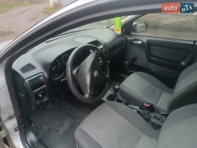 Сірий Опель Астра, об'ємом двигуна 1.6 л та пробігом 200 тис. км за 2500 $, фото 6 на Automoto.ua